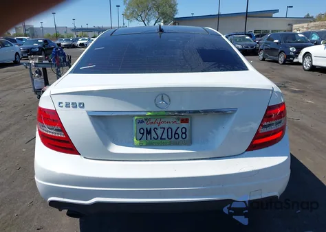 2015 Mercedes-Benz C 250 из США, поврежденный, VIN WDDGJ4HB8FG358798